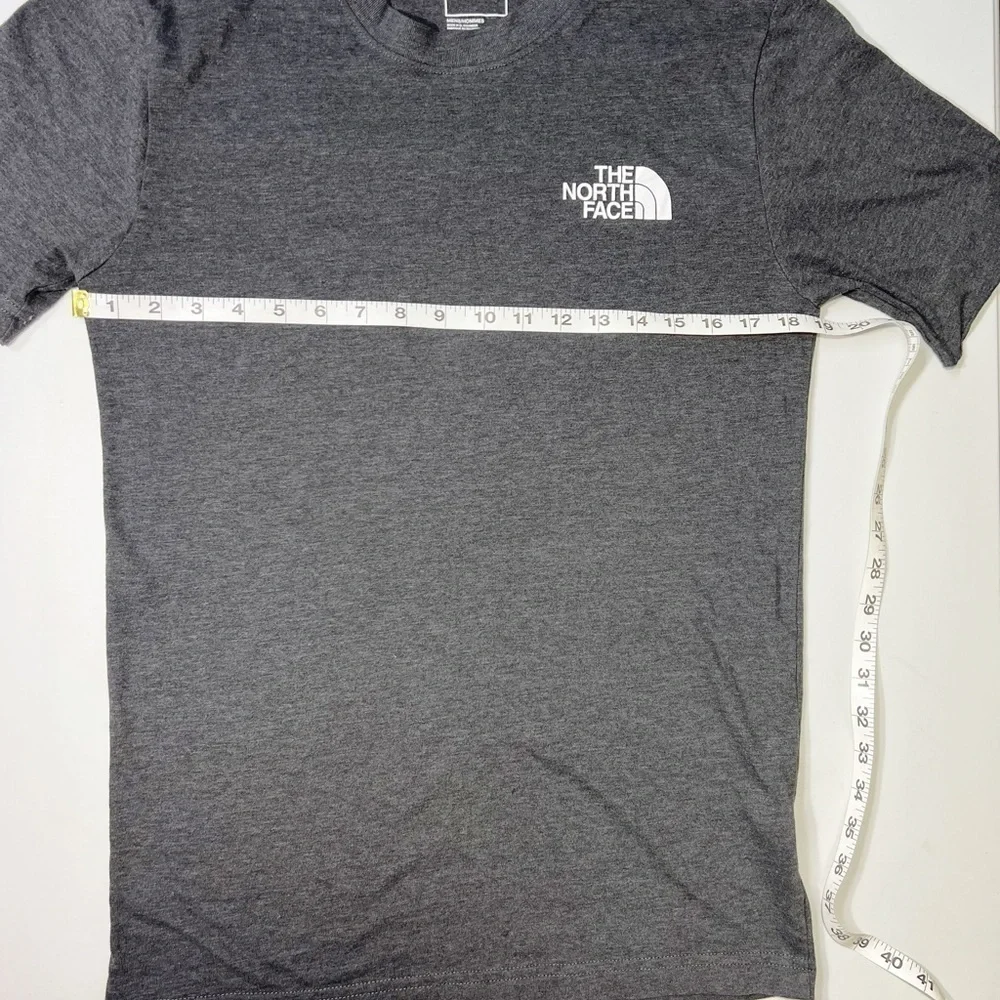 The North Face Gray Cotton Blend Short Sleeve Tee Shirt Mena size Small